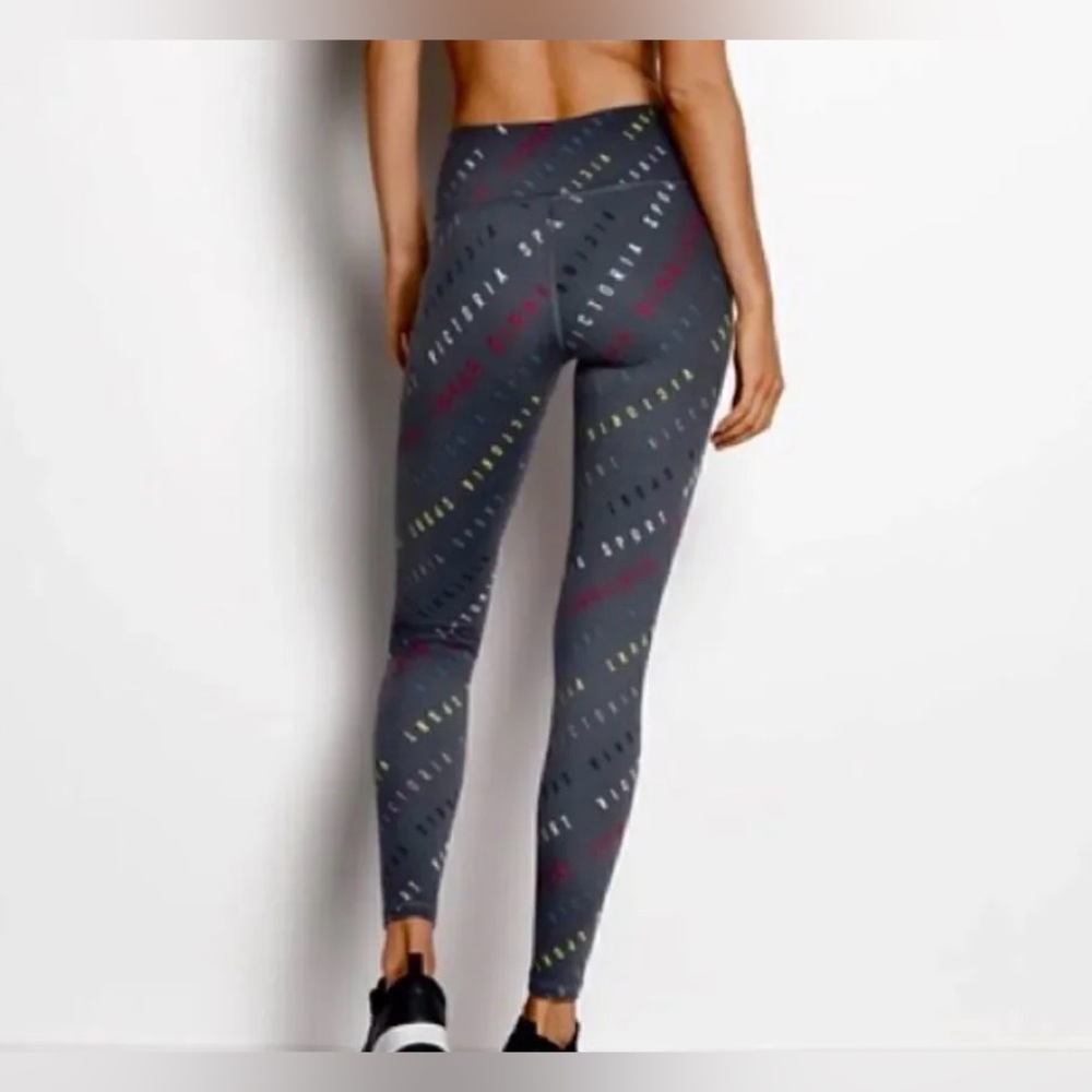 Victoria Sport Knockout Logo Print High Rise Leggings XS 28" Inseam (0161)
